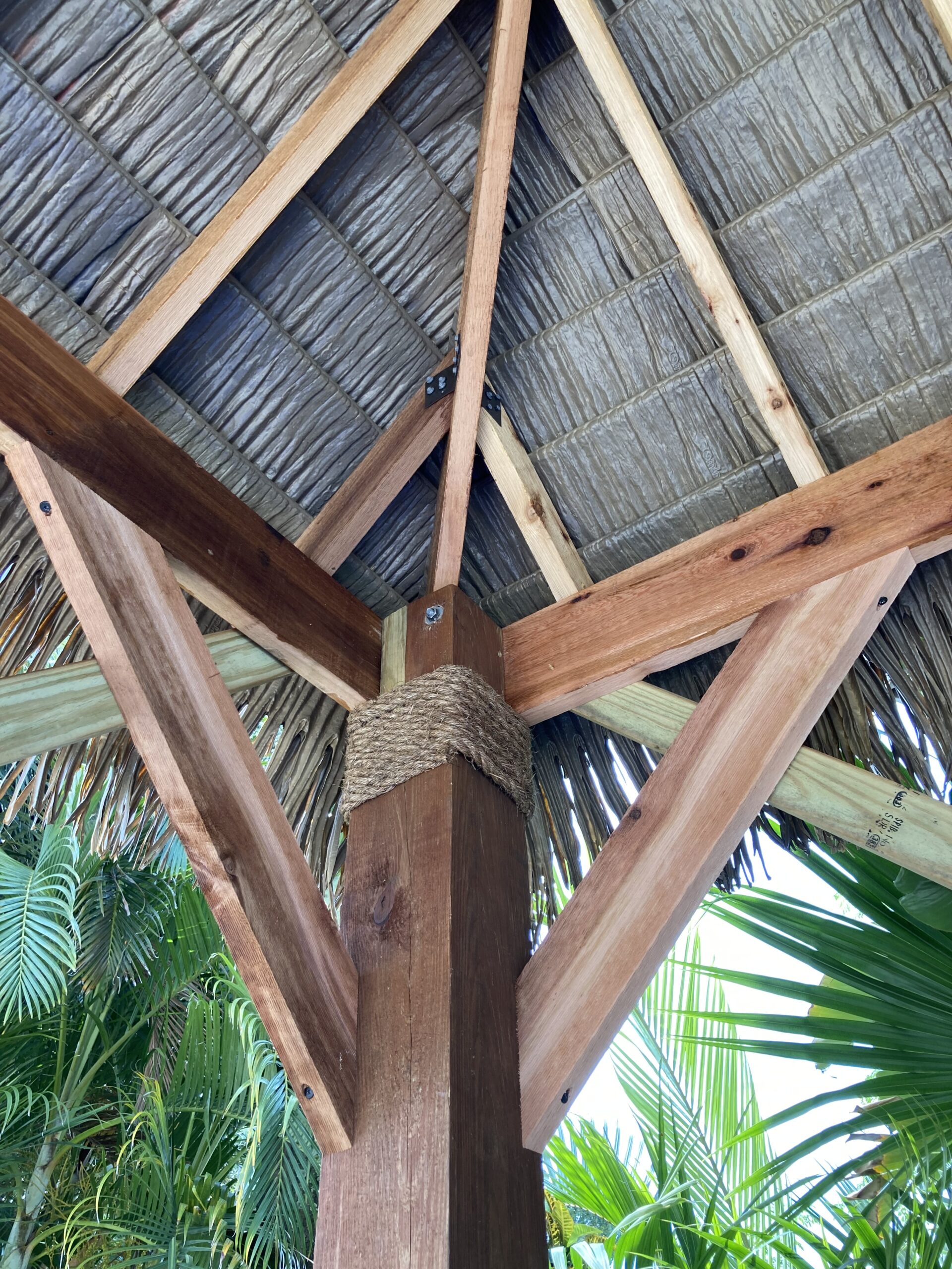 Tiki Hut Roof Hub with Cypress Rafters – Detail